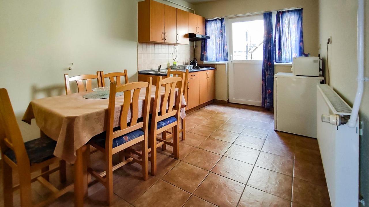 Afrodite Apartmanok Eger Eksteriør billede