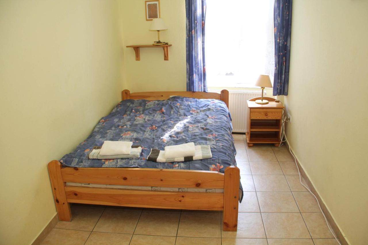 Afrodite Apartmanok Eger Eksteriør billede