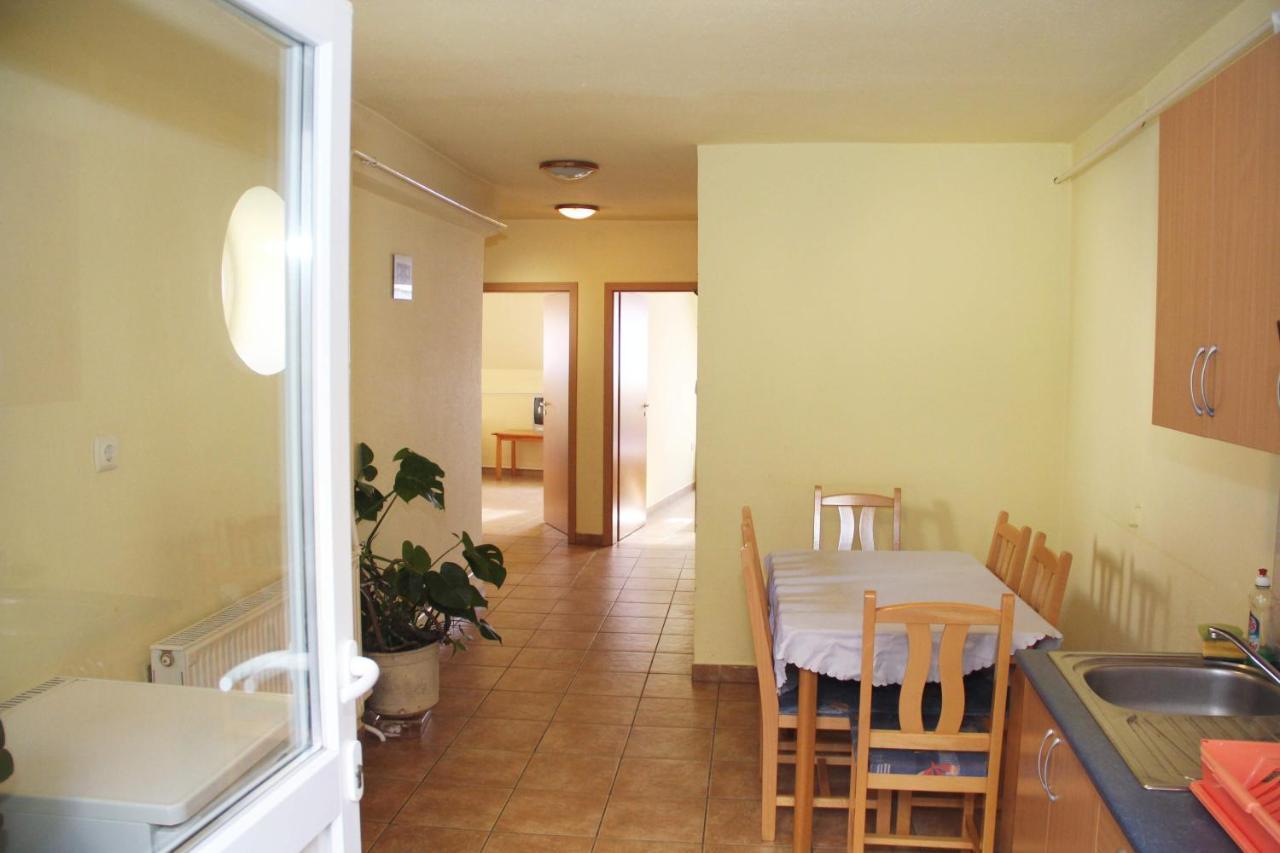 Afrodite Apartmanok Eger Eksteriør billede