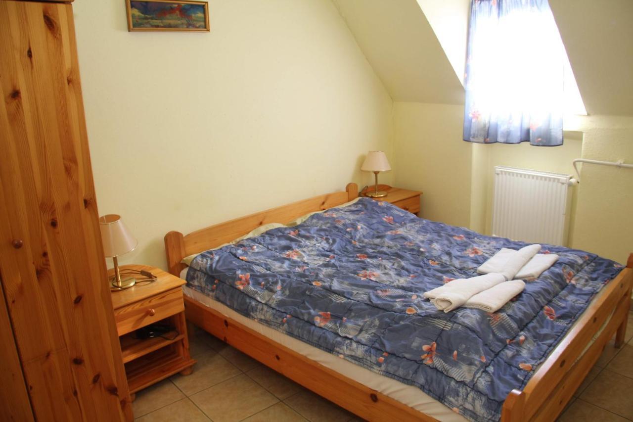 Afrodite Apartmanok Eger Eksteriør billede